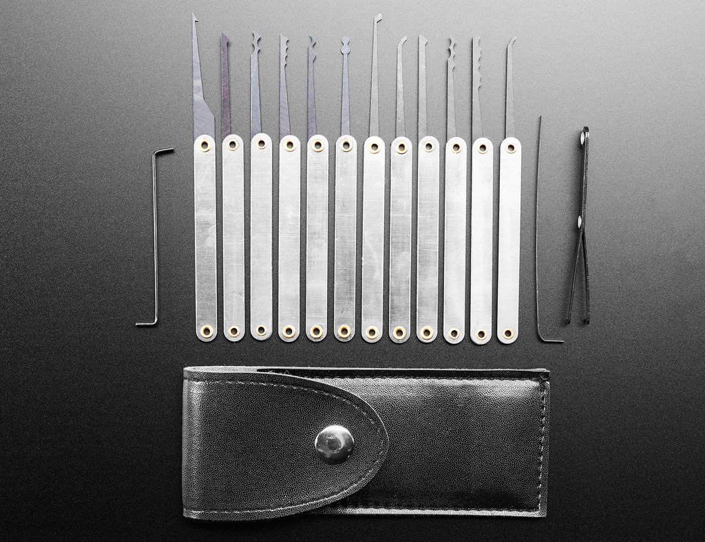 Choosing the Right​ Material for‍ Your Lock Picking Tools