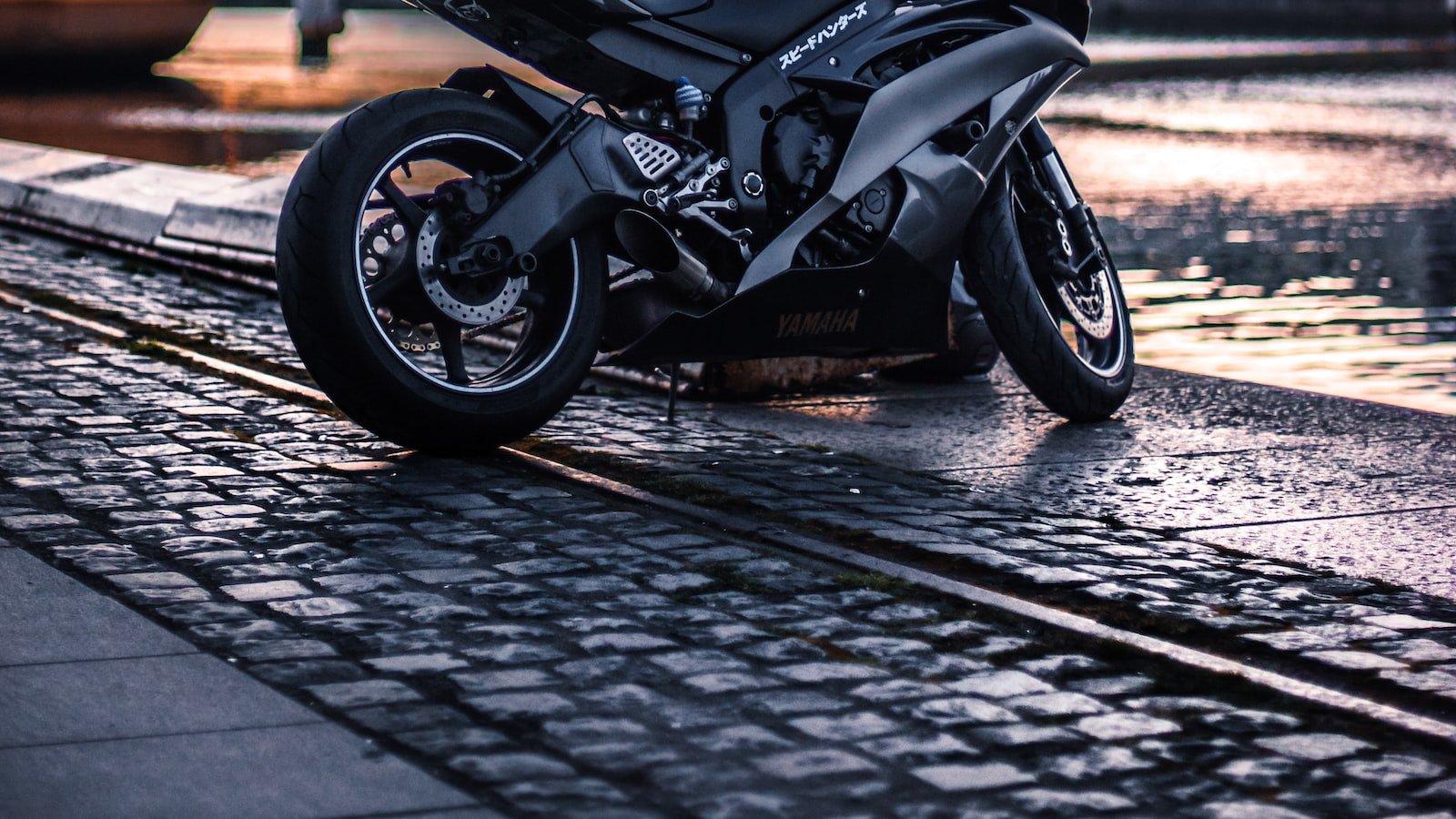 - Understanding Different‍ Types of Motorcycle Locks: ⁣Which One is Right for⁣ You?