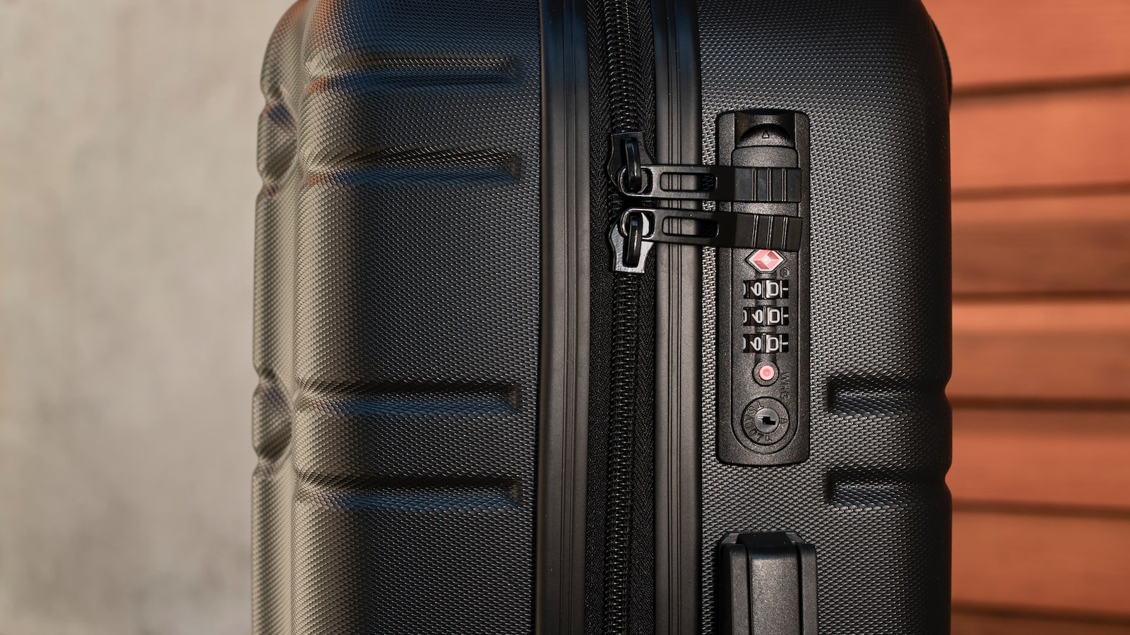 - The Inner Components: Unveiling ‌the Mechanism Behind a Reliable Luggage Lock