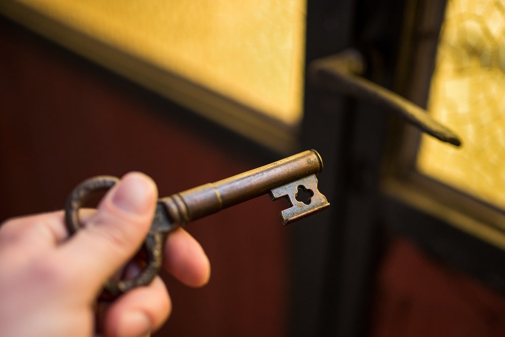 Unlocking the Thrifty Way: Budget-Friendly Locksmithing Techniques
